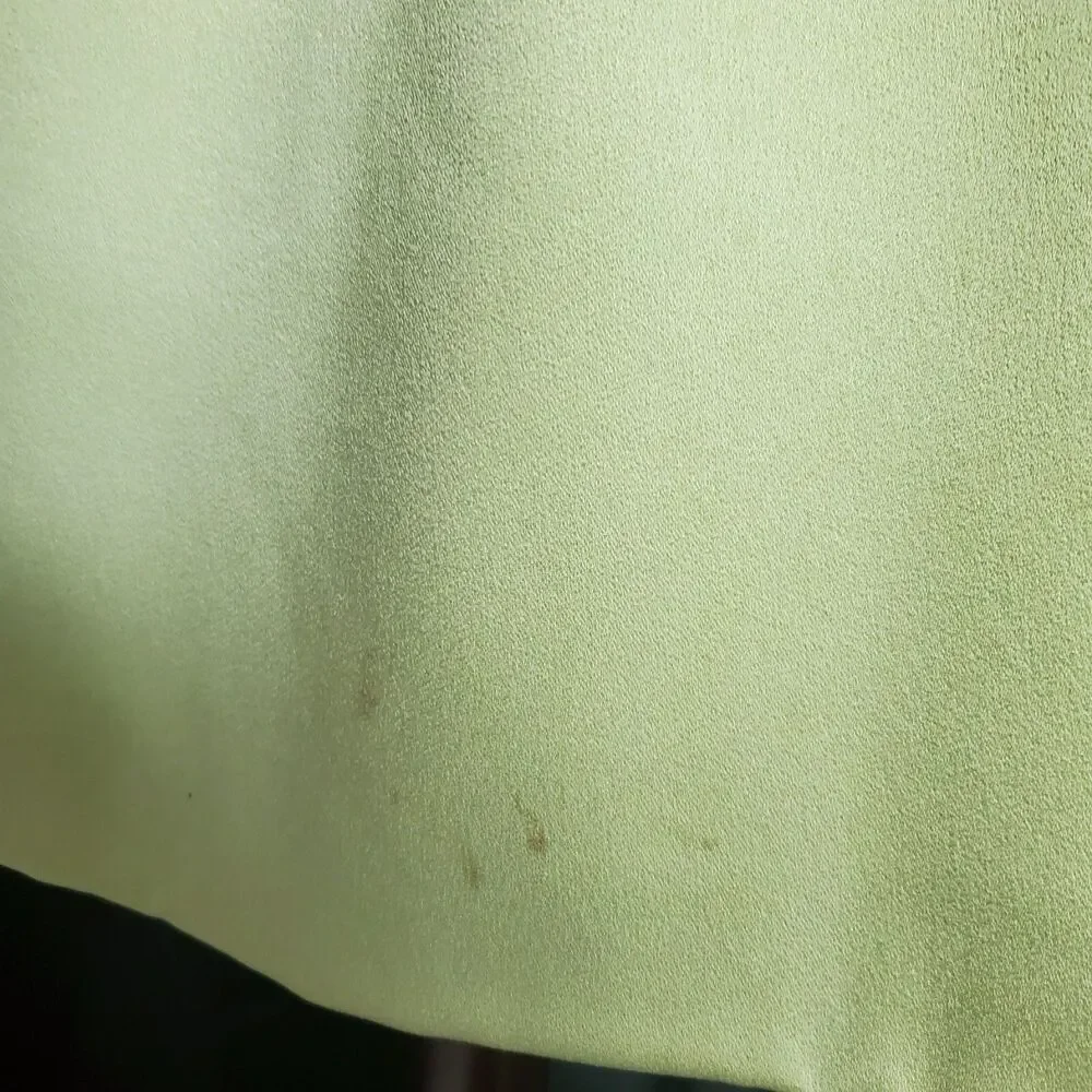 Victor Costa beautifully tailored